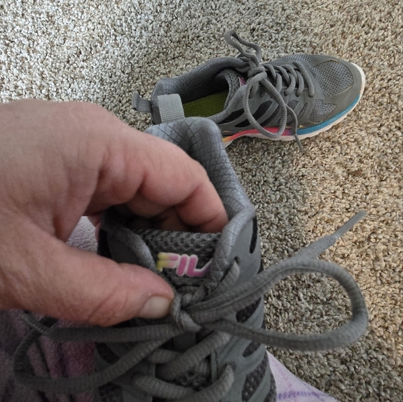 Fila gray gym shoes little girls size 13 - Picture 6 of 8